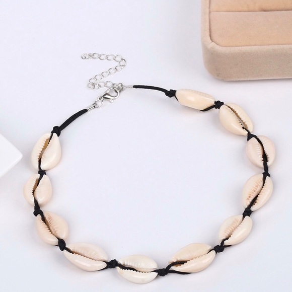 The perfect shell choker for boy or girl - Picture 2 of 5
